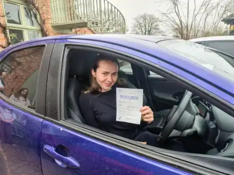 Freya, automatic driving instructor in Worcester